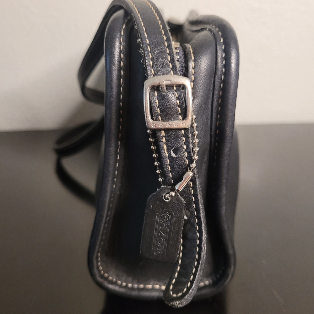 Coach Rare vintage made in USA crossbody bag. - Picture 4 of 16